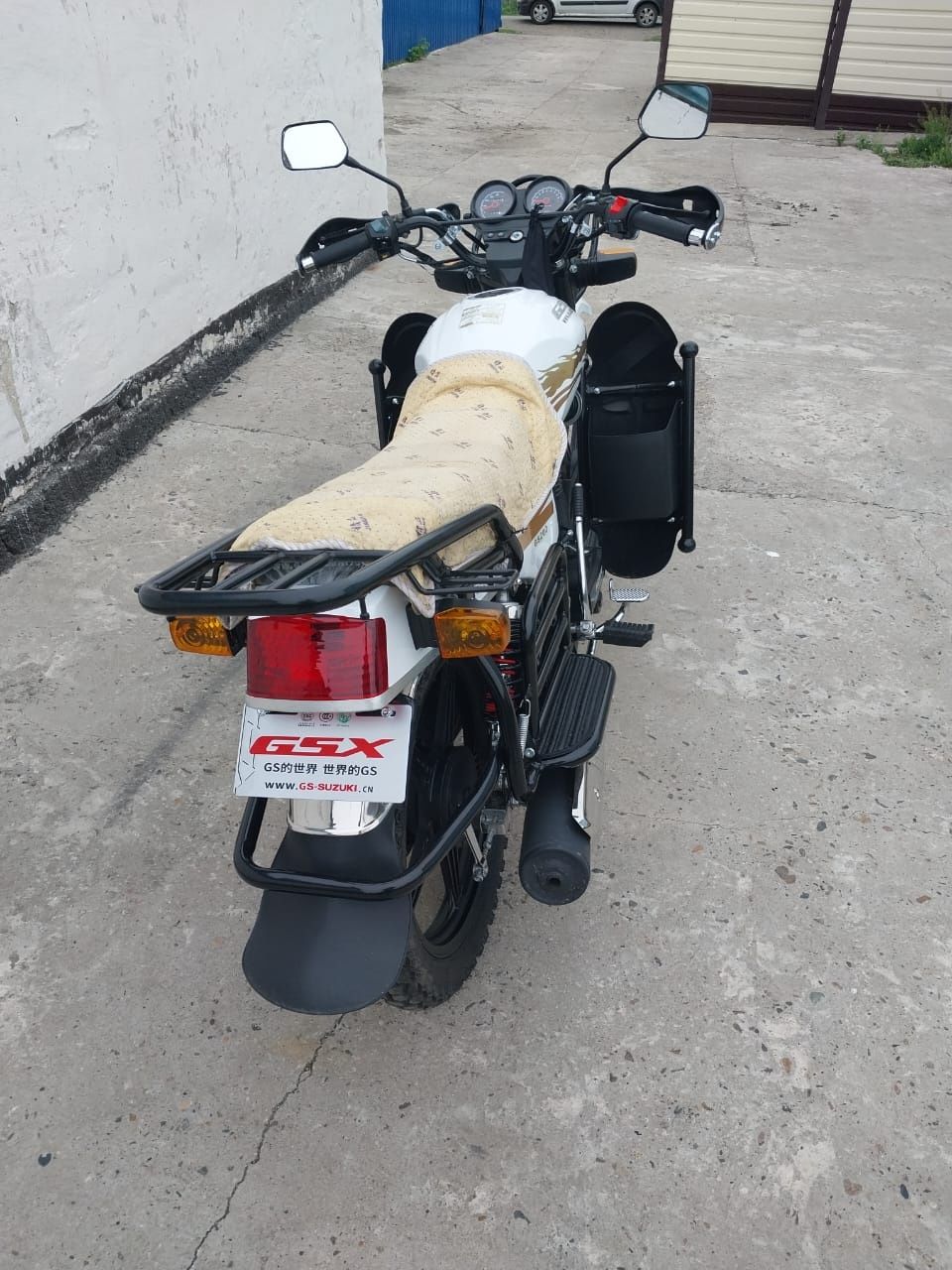 Мотоцикл Suzuki gs200