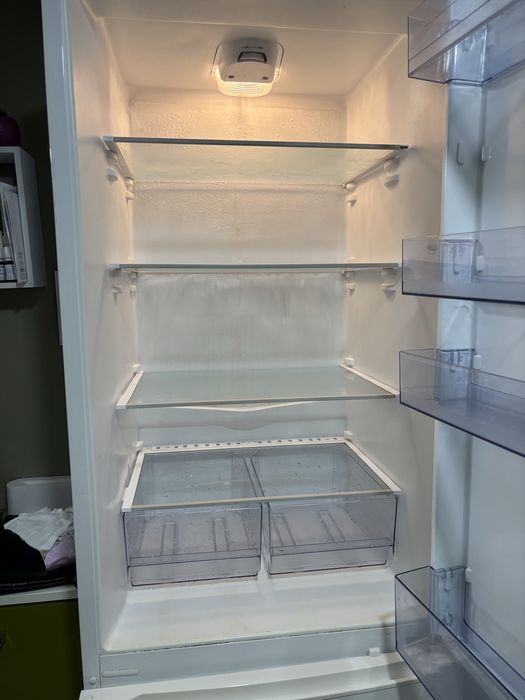 Хладилник с фризер Lino