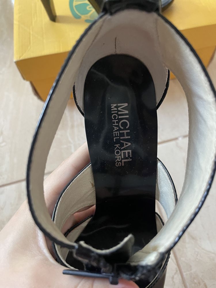 Sandale cu toc Michael Kors