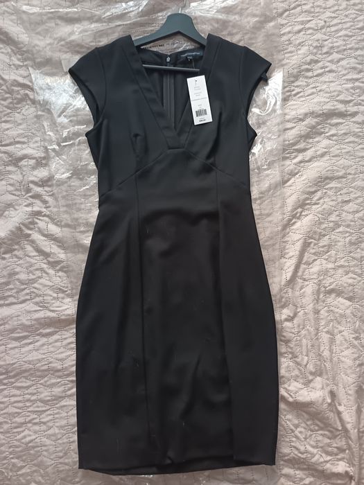 Нова рокля French Connection