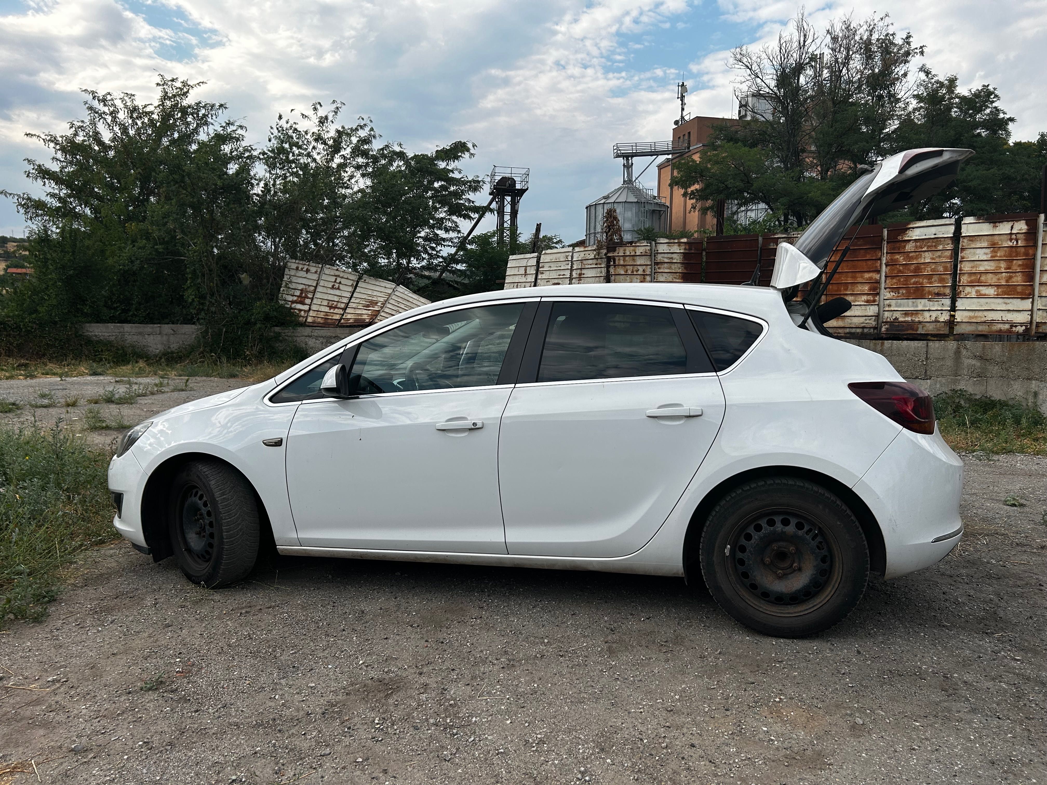 Opel Astra J Lim.