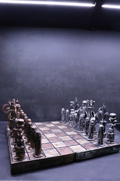 SAH unic din suruburi si fier cu tabla mica- sculpturi Razan Ghita