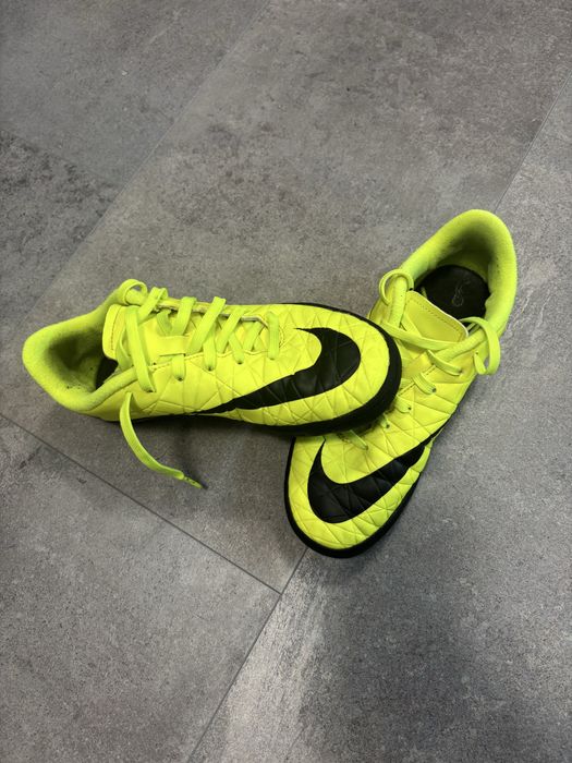 Зелени стоножки - Nike