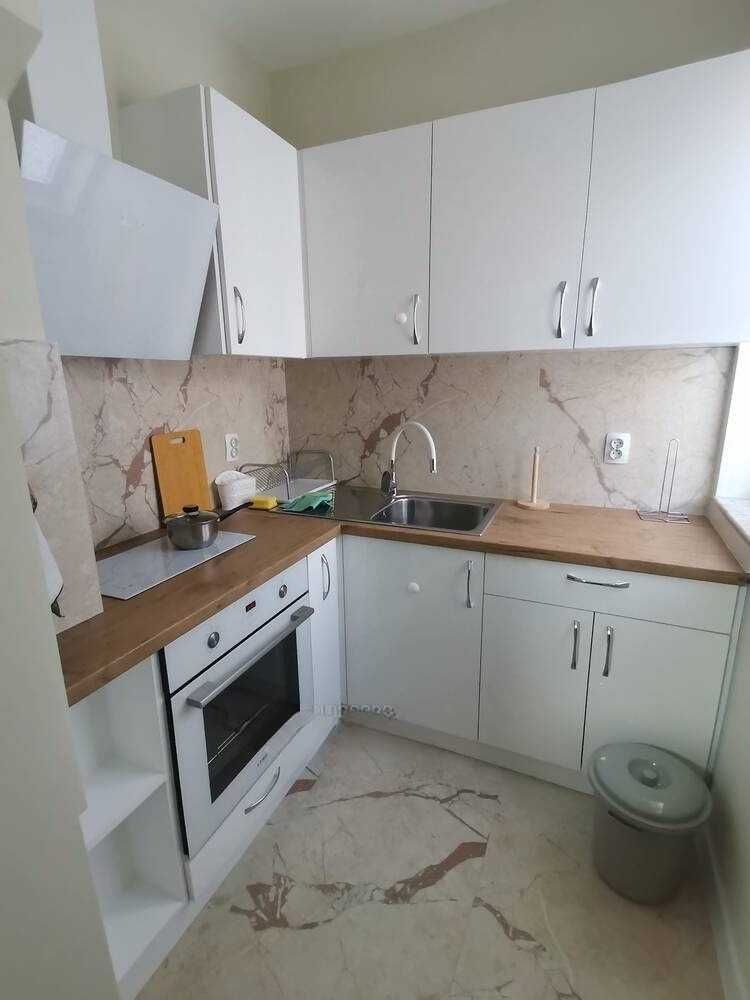 Дава се под наем Тристаен апартамент в Пловдив, Център - 36 кв.м за 350 € - Снимка #1