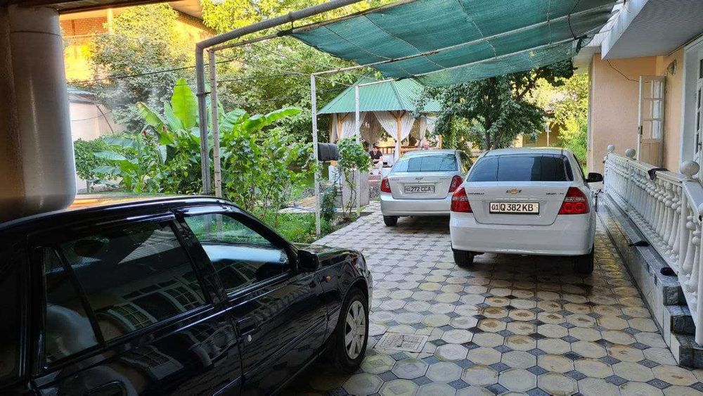 Ер нархида Ўзбекона файзли ховли сотилади! СРОЧНА!!!