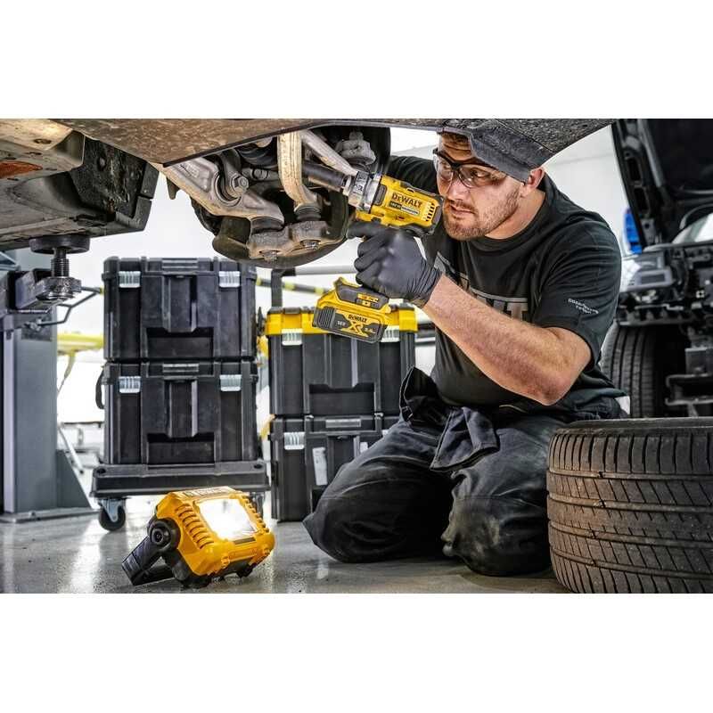 Фенер DeWALT DCL077 Акумулаторен