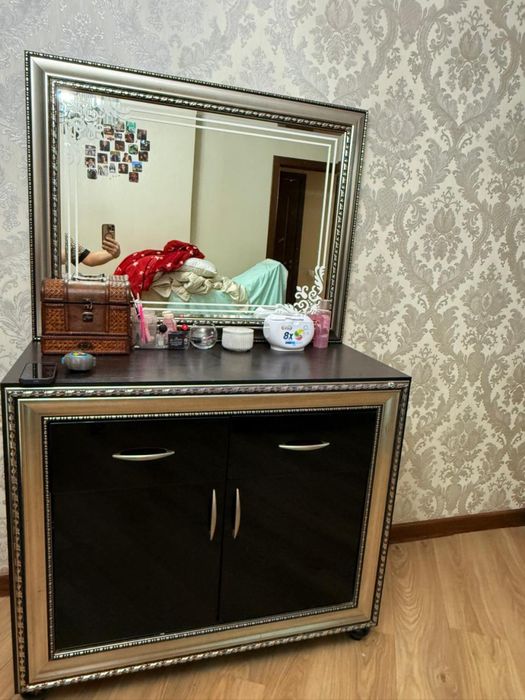 Спальный гарнитур