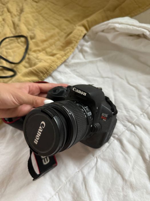 Фотоапарат Canon Rebel Eos T4i
