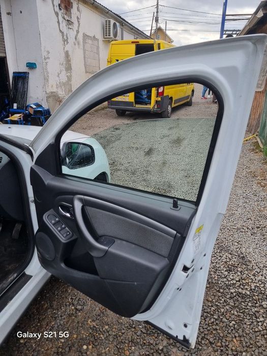 Usa Dreapta Fata Dacia Duster Facelift 2013 - 2018 SUV 4 Usi Blanc Glacier 369 (1384)