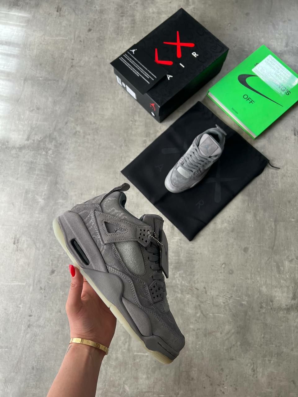 Air Jordan Retro 4