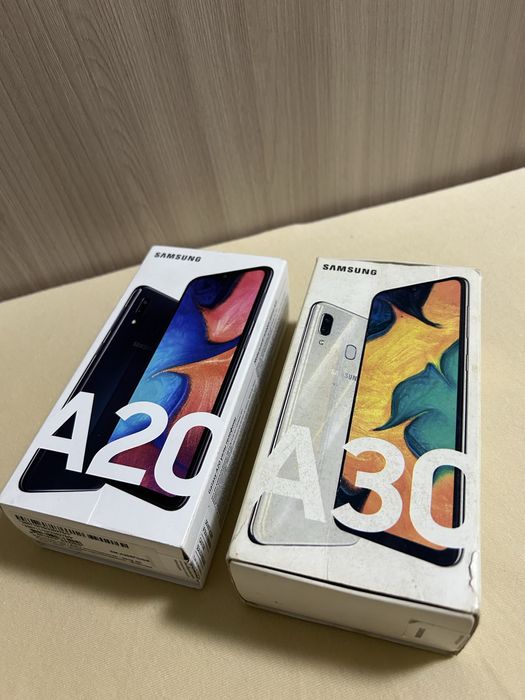 Продам два телефона Samsung