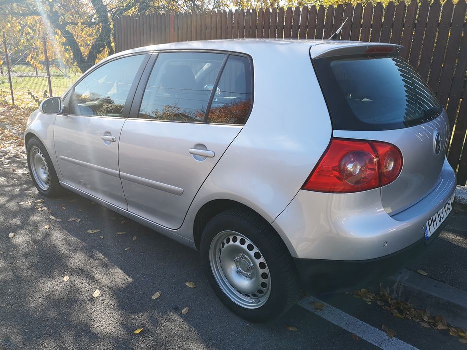 Vând Volkswagen Golf V 2007