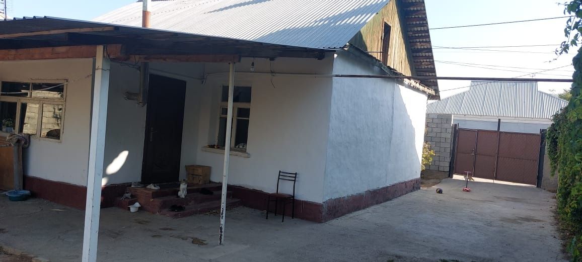 Продаётся дом в среднем состоянии