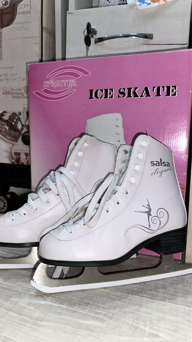 Продам коньки фигурные