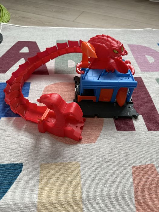 Set Hotwheels Sectia Politie Pista Inamicilor