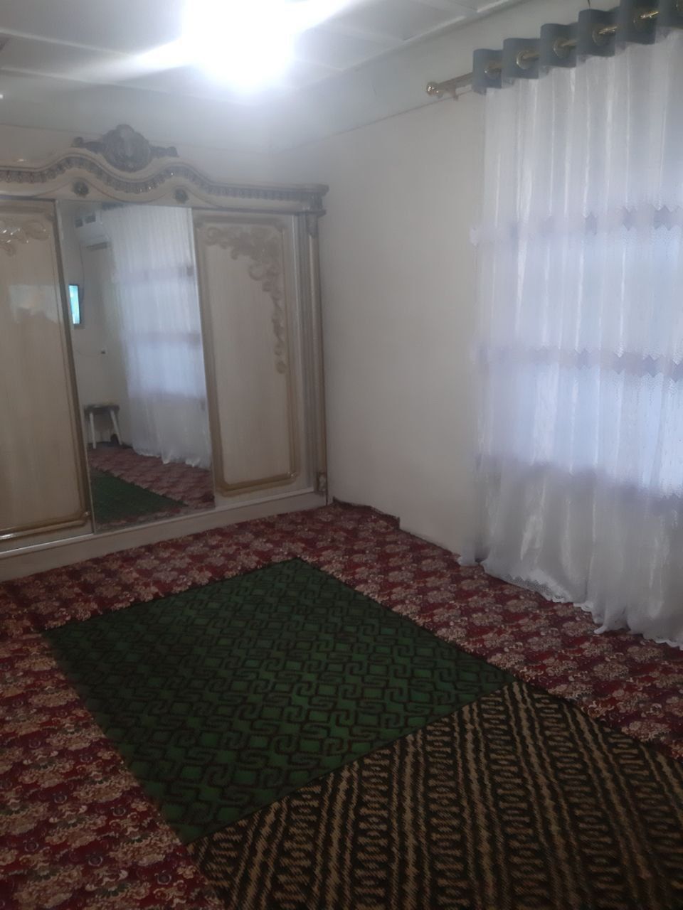 Turar joy sotiladi srochna