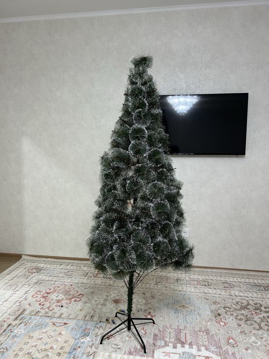 Продам исскуственную новогоднюю ёлку
