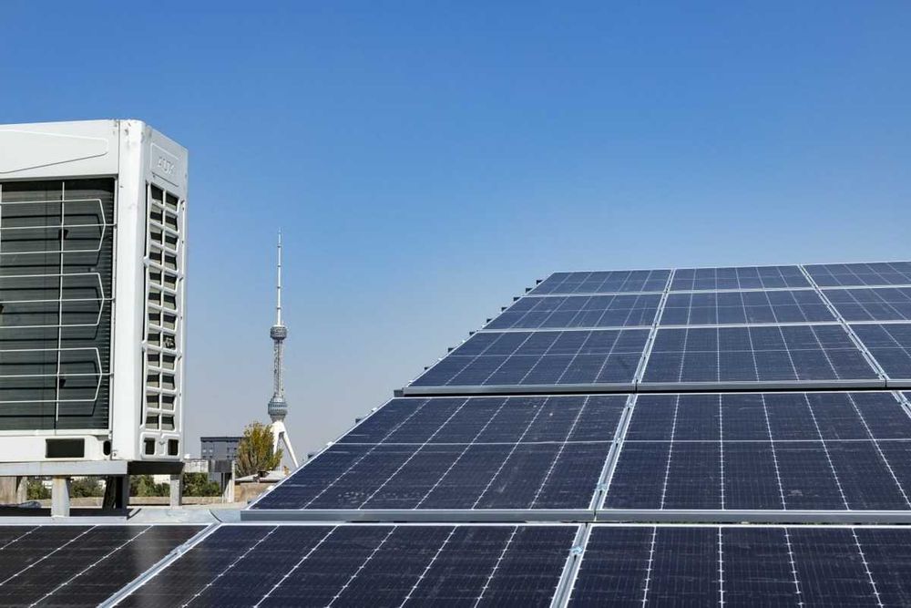 Quyosh panel oyiga 1500/3000 kvt ishlab chiqara oladi 25 yil kafolat