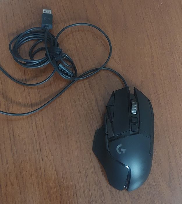 Vând mouse logitech g502 hero