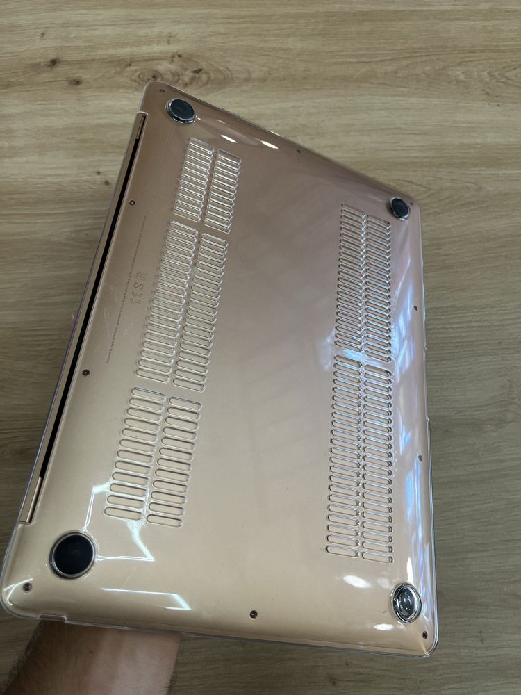 Macbook Air M1 256GB 10 цикъла ПЕРФЕКТЕН