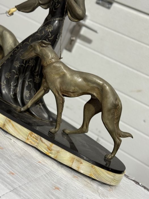 Statueta art deco din antimoniu pe soclu de marmura