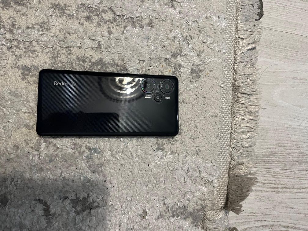 Poco F5 256ГБ...