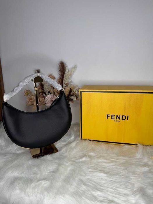 Geanta Fendi Fendigraphy piele naturala 100%, prezentare completa