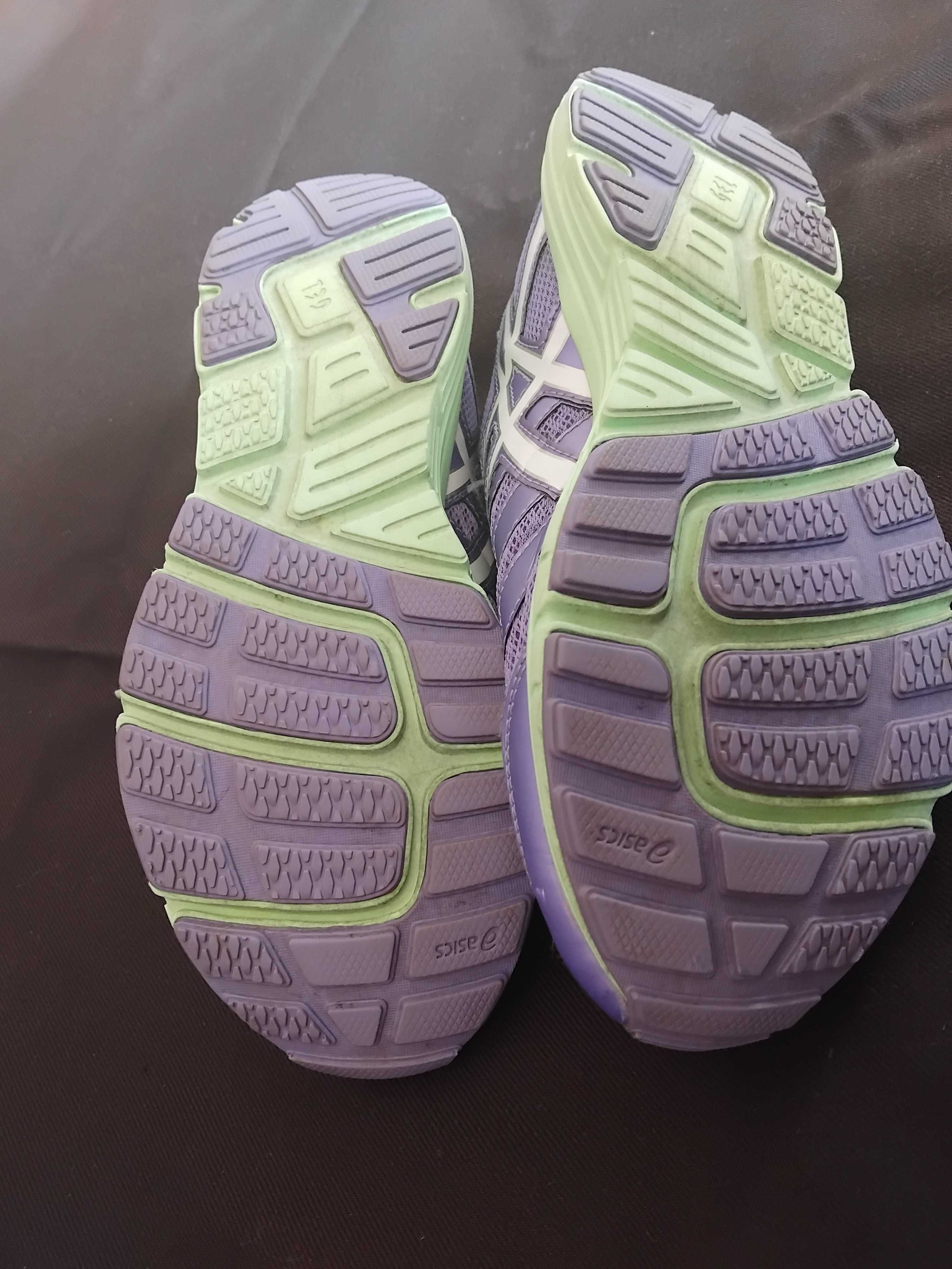 Дамски маратонки ASICS 36