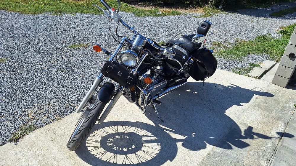 Suzuki intruder VS 800