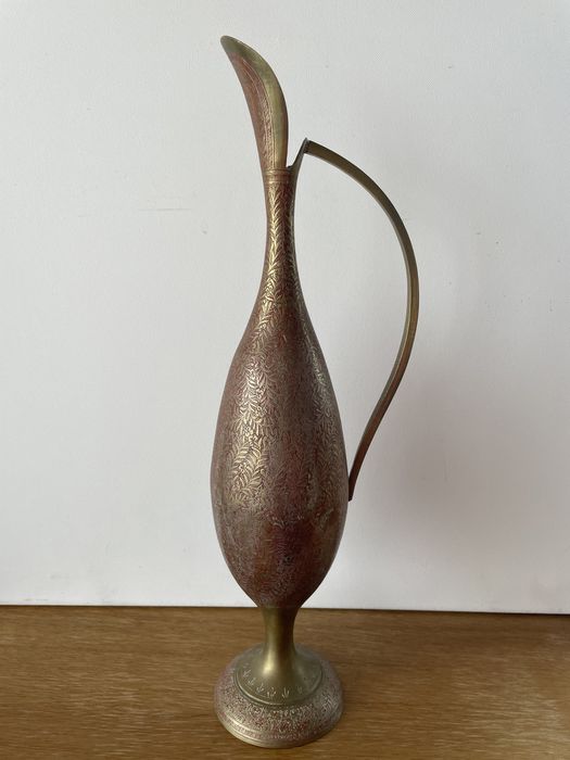 Vase din alama emailată