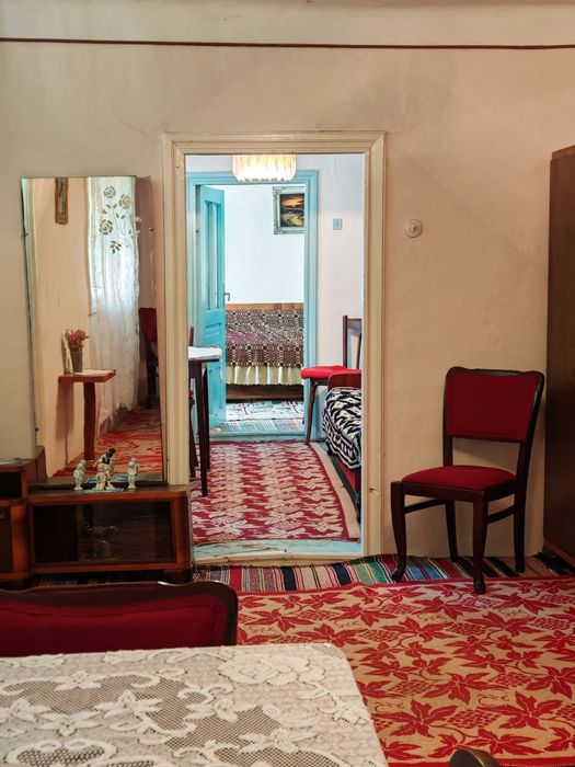 Casa bătrânească de vanzare