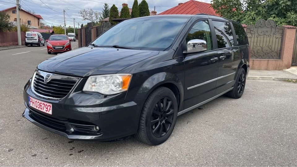 Lancia Voyager 2.8 Multijet Platinium 7 locuri