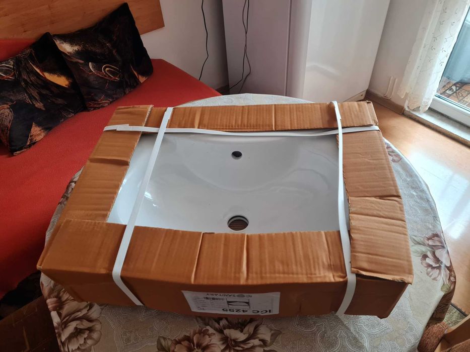 Порцеланова мивка за баня - нова.