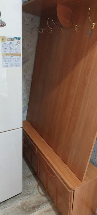 Продам прихожую срочно