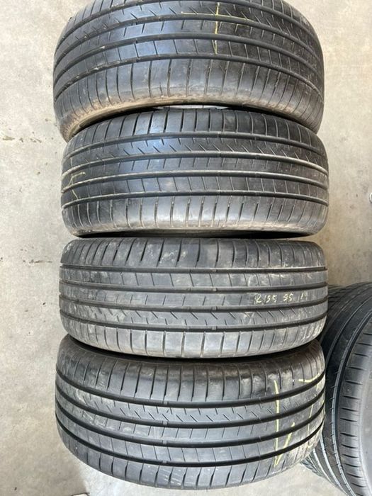 vând 4 anvelope 255/55/19 bridgestone de vară ca noi