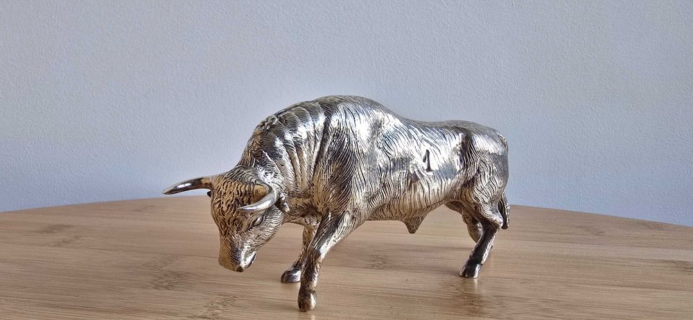 Испански сребърен бик 275 грама