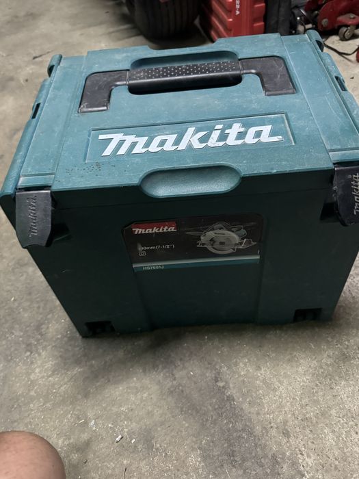 Circular makita cu fir