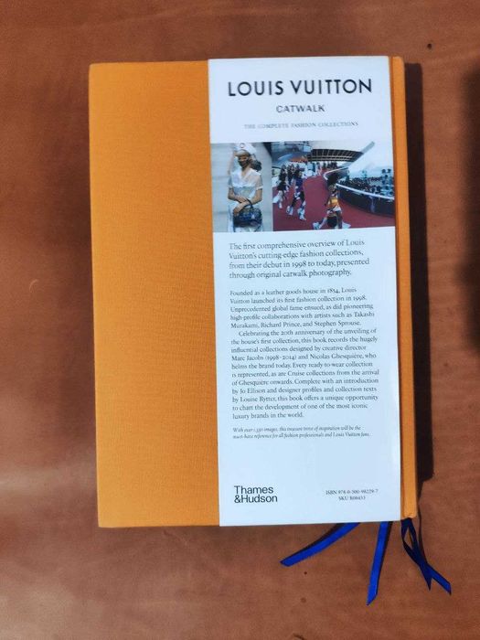 Cărți Louis Vuitton - City Bags: A Natural History + Catwalk
