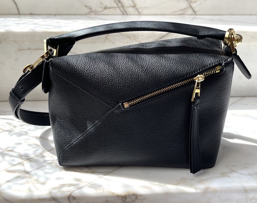 Невероятна черна чанта от естествена кожа Loewe