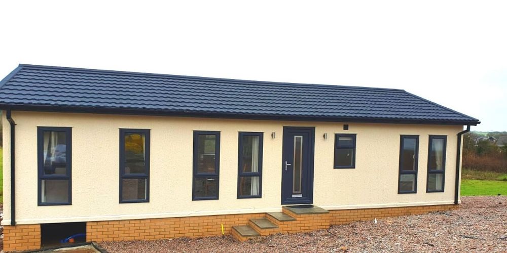 Vand case modulare din structura metalica