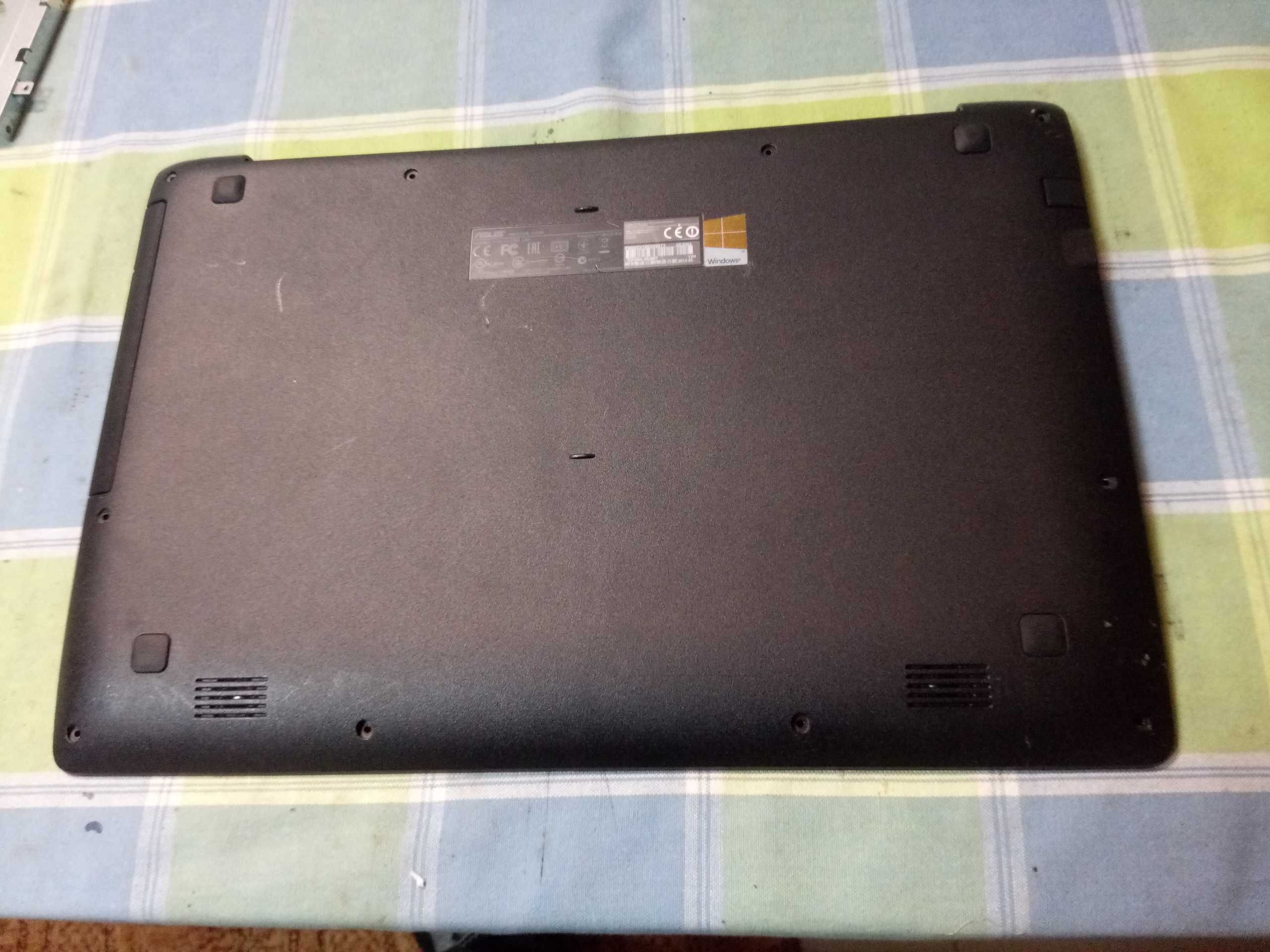 Dezmembrez Asus X553M F553M