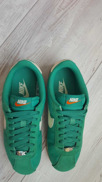 Нови зелени маратонки Nike Cortez за момиче с размер 39