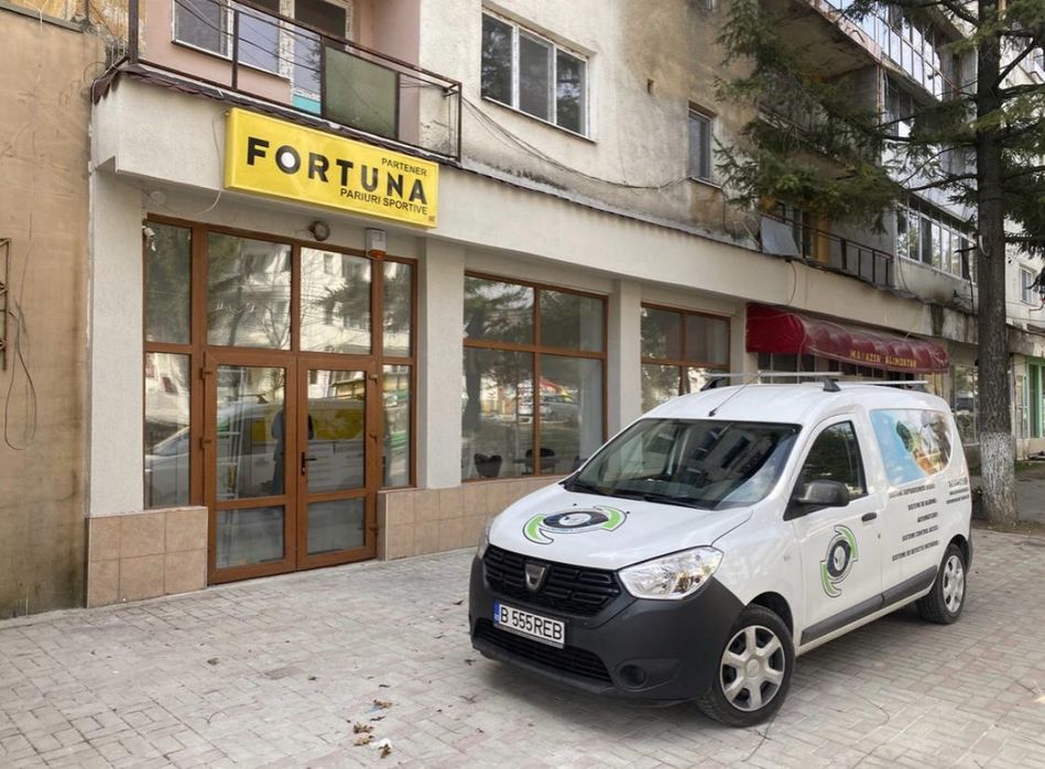 Închiriez spațiu comercial stațiunea Bala