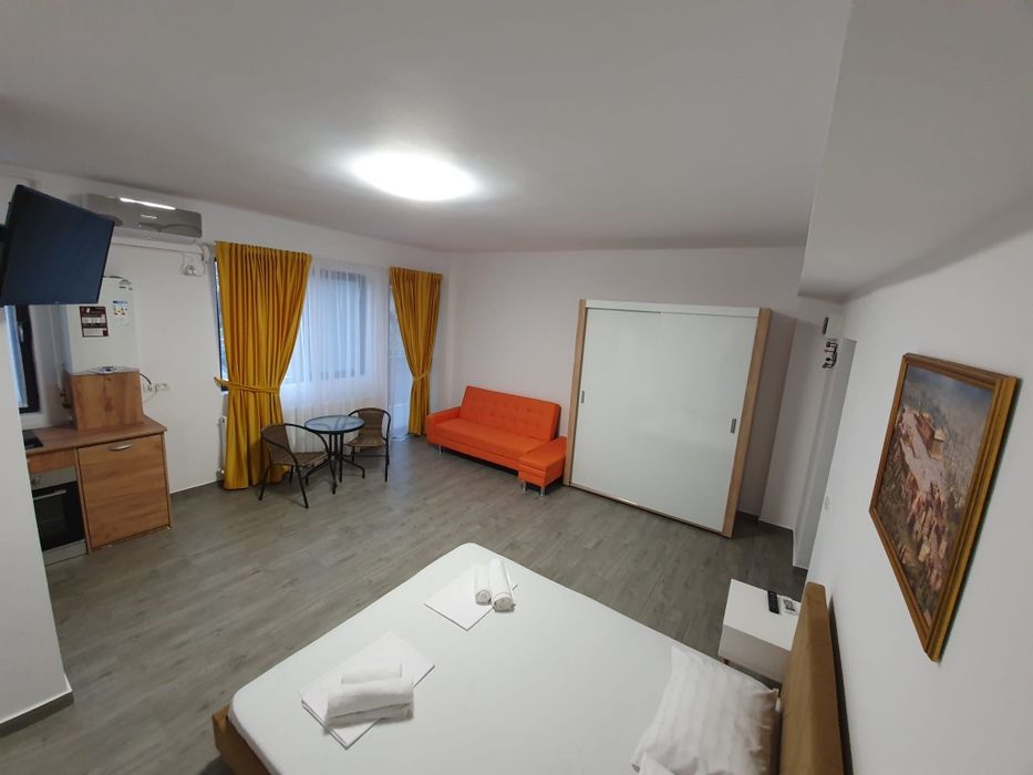 Vând / posibilitate RATE /afacere la cheie 3 studiouri și 3 parcări -