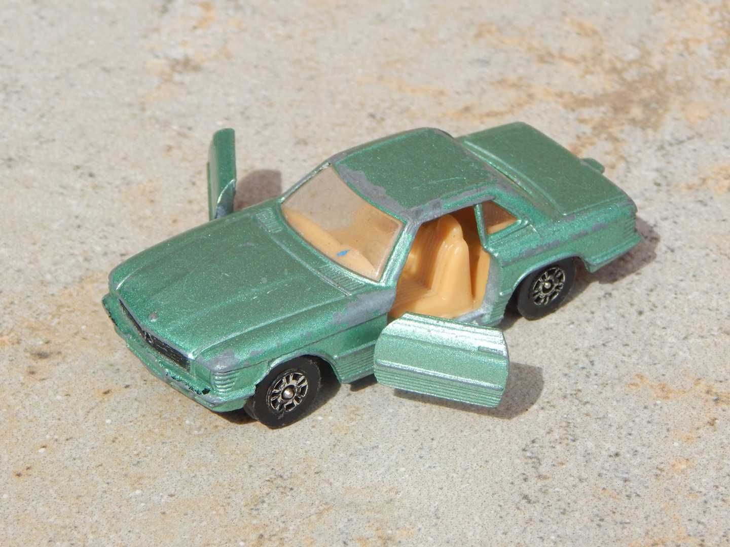 Macheta Mercedes-Benz 500 SL (R107) 1980 Corgi Mare Britanie 1:64