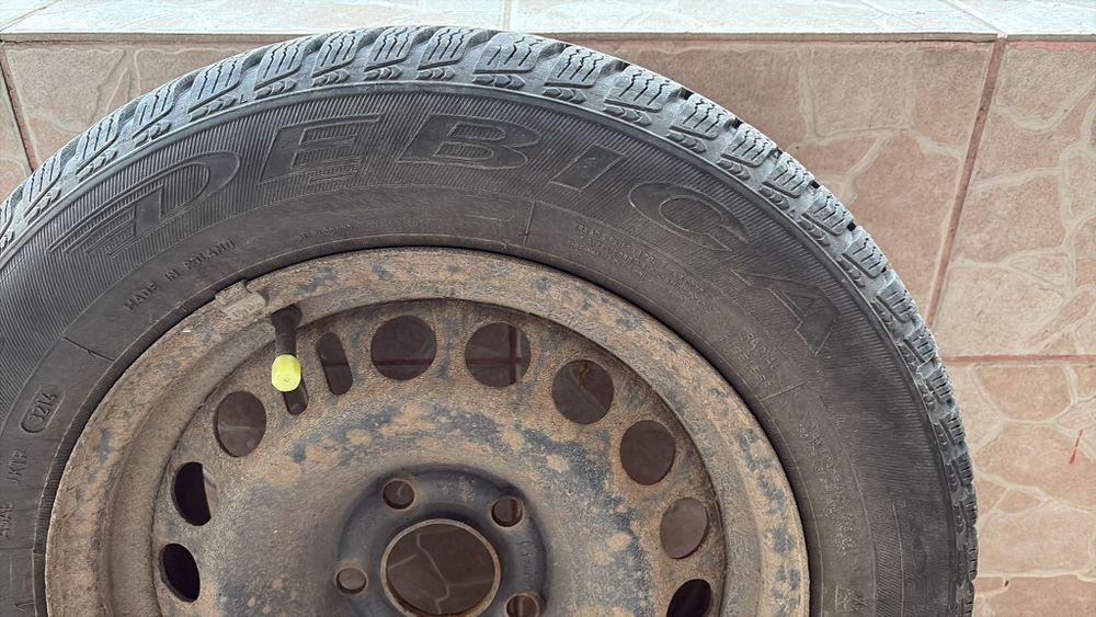 Vând anvelope iarnă