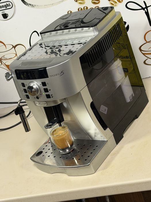 Кафемашина кафе автомат delonghı magnifica S с гаранция