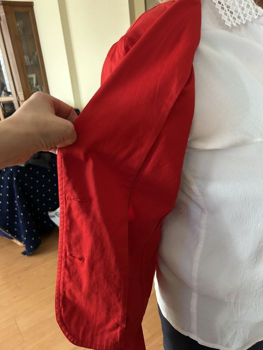 Дамски пролетни сака черно и червено Л и М