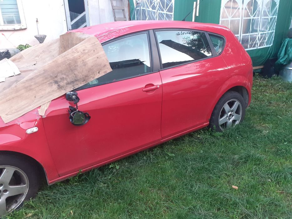 Dezmembrez seat leon 2.0 tdi BKD 2006.