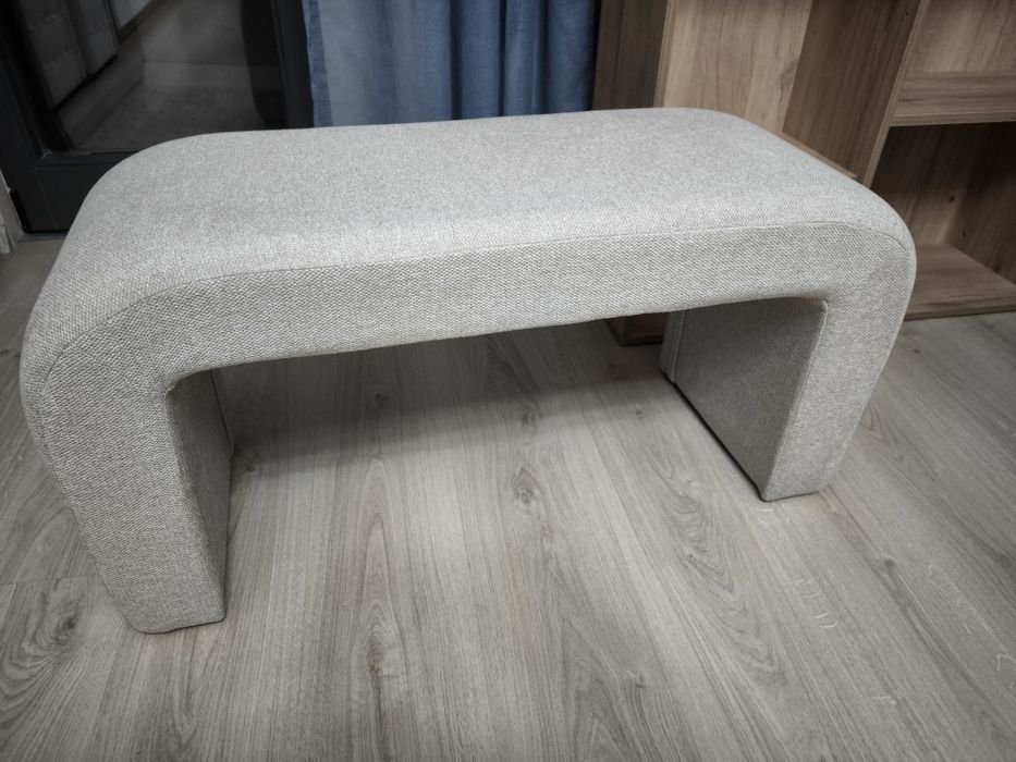 Текстилна пейка в пясъчен цвят